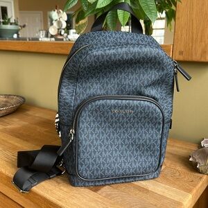 Michael Kors ‘Cooper’ Logo Sling Pack